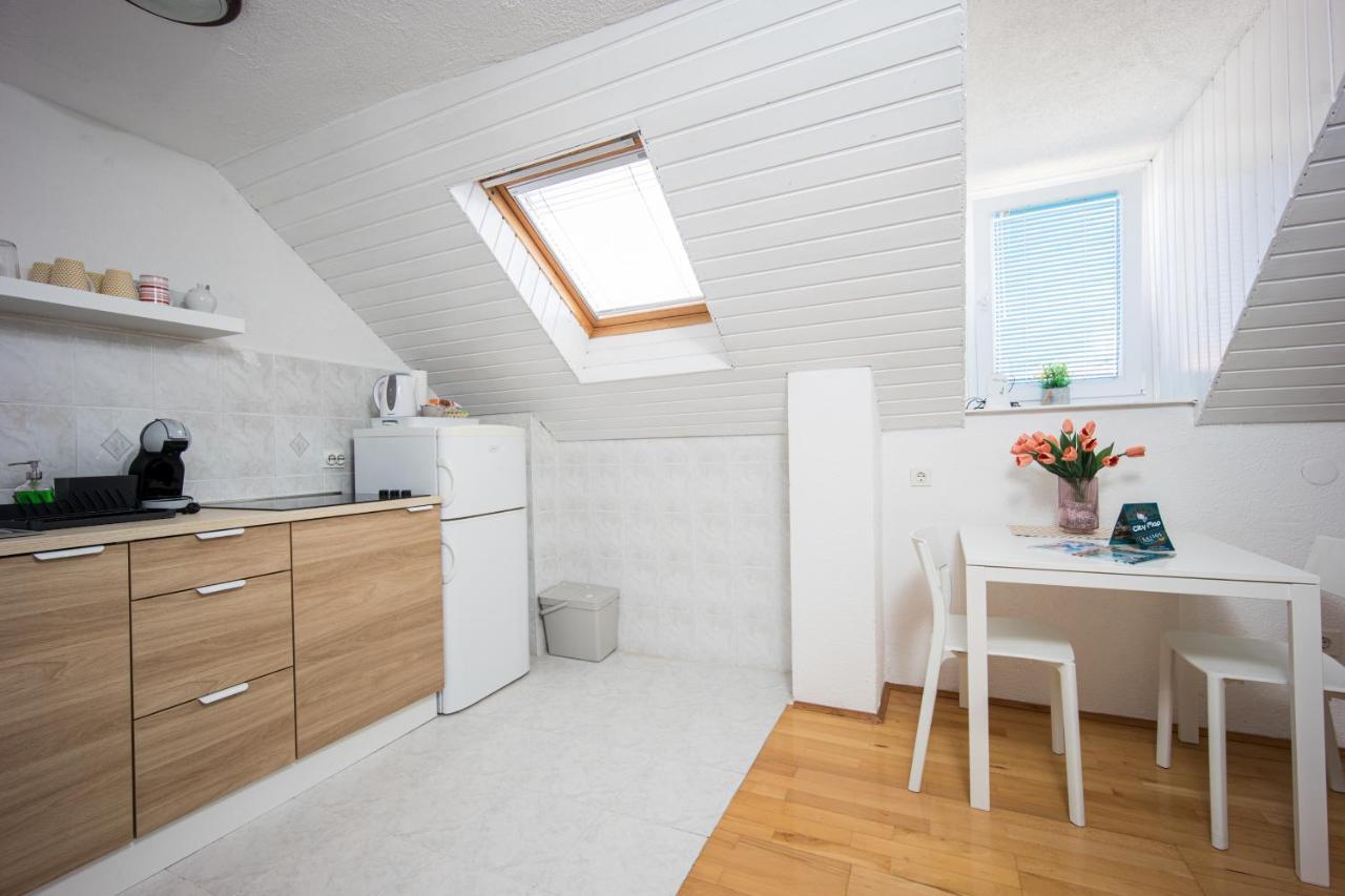 Top-Floor Apartment In Trogir Center Exterior foto